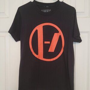 Twenty One Pilots circle logo t-shirt